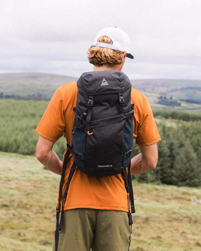 Trailscape 18L Backpack - Black